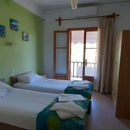 Pansion Platana Guest house Glossa