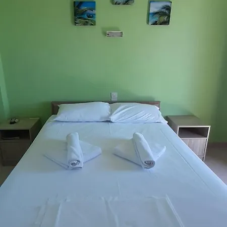 Pansion Platana 3* Glossa