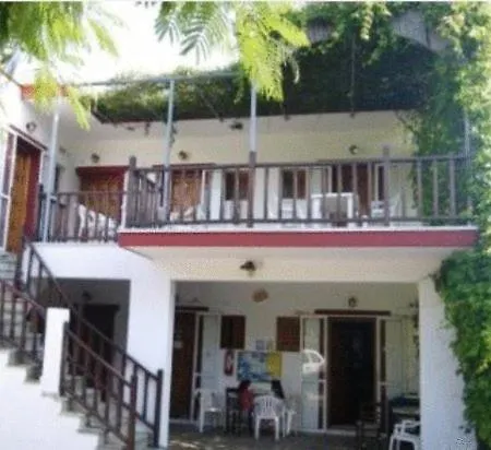 Guest house Pansion Platana 2*