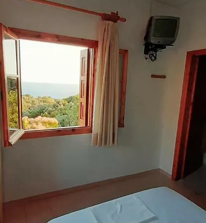 Pansion Platana Guest house Glossa