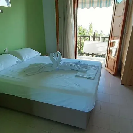 Gasthof Pansion Platana Glossa